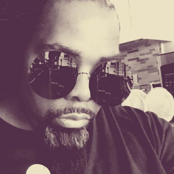 Meet your Posher, Carlos - Picture 1 of 1